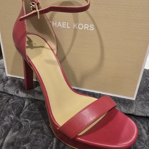 Michael Kors Margot Platform heels - Picture 1 of 3